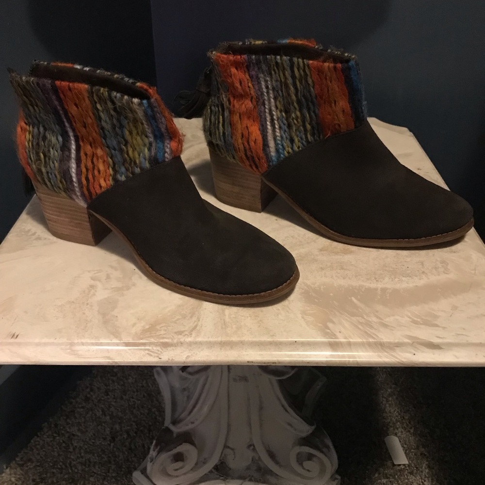 Toms ankle boot size 8